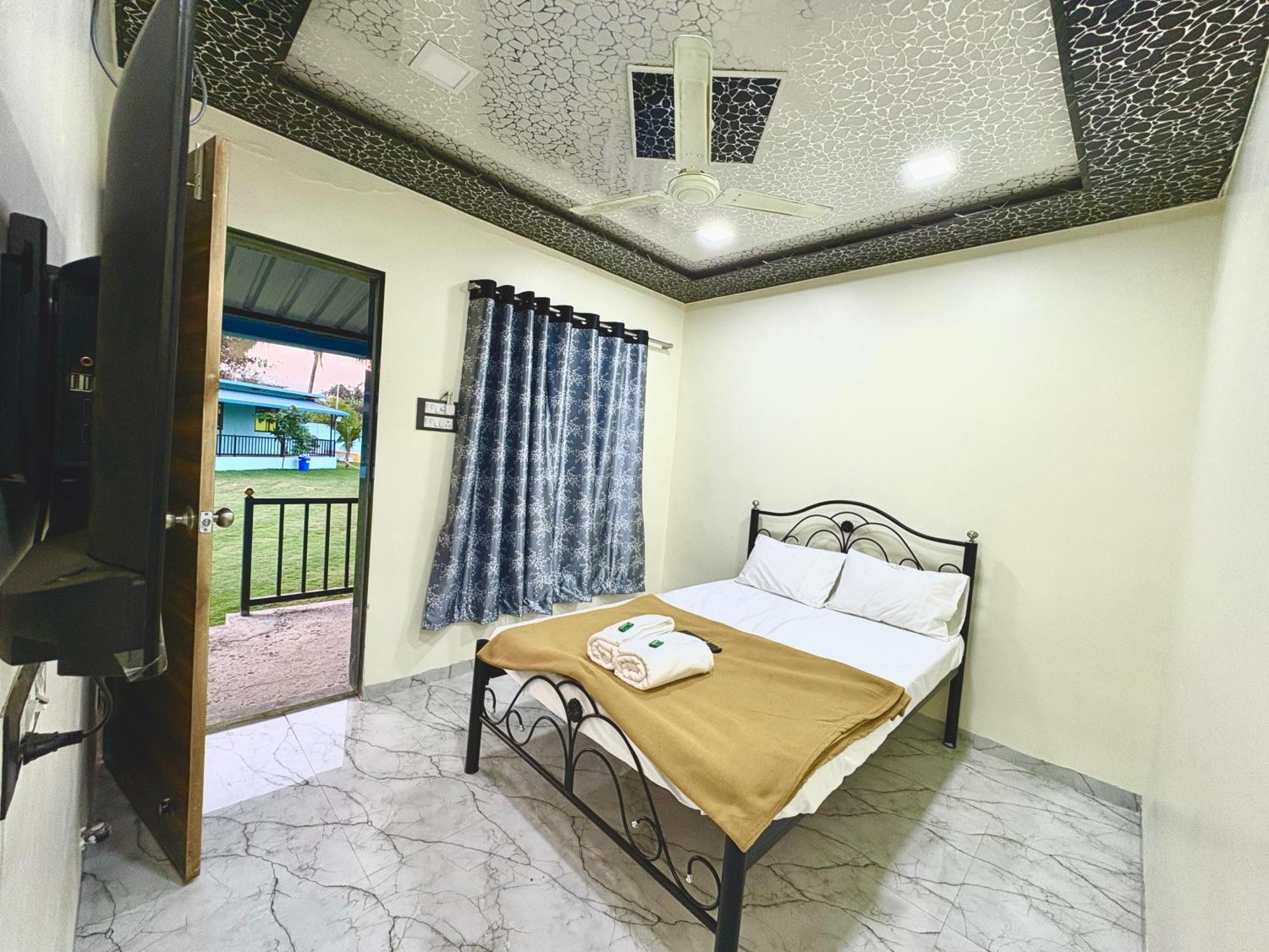 Deep Bhavani Resort Karjat Kültér fotó